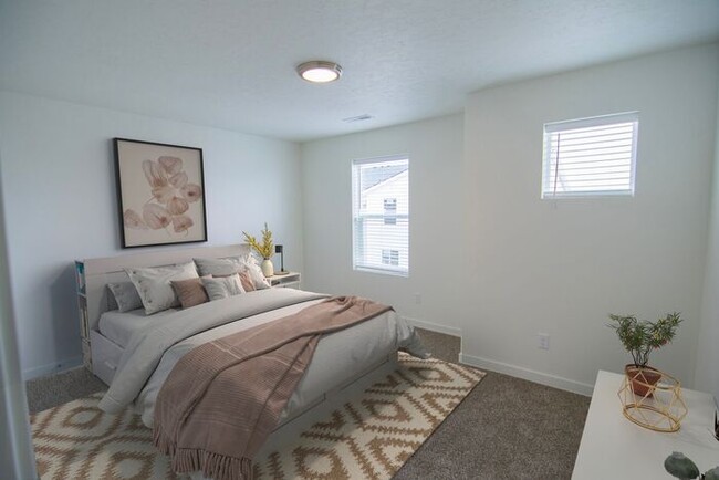 Foto del edificio - BRAND NEW! Gorgeous 3-Story Payton 2022 Mo...