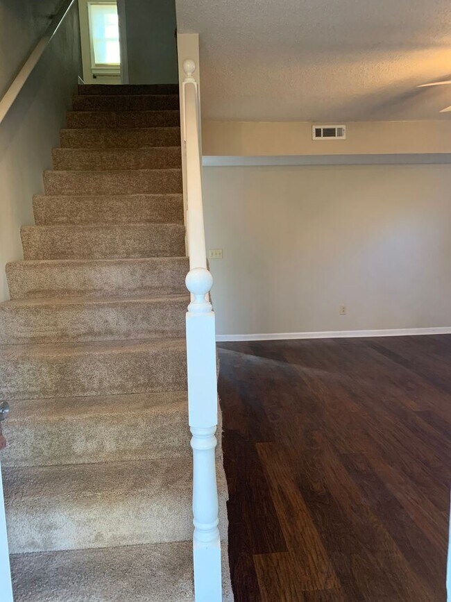 Foto del edificio - 3 br, 2.5 bath House - 208 Omega Cir