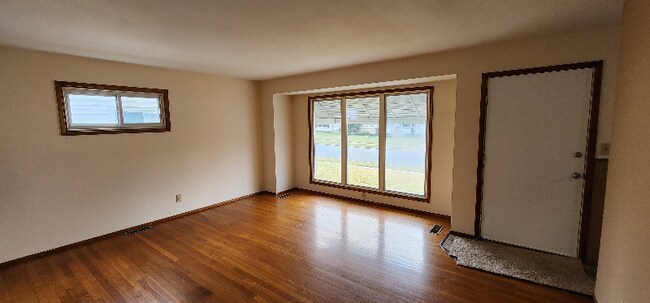 Building Photo - 862 Runyan Ave