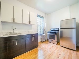 Foto del edificio - 799 Putnam Ave
