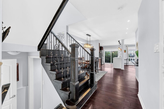 Building Photo - 362 Baverstock Crescent