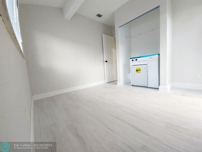 Foto del edificio - 7904 Venetian St