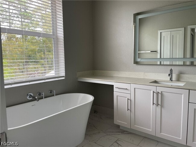 Building Photo - 7081 Venice Way
