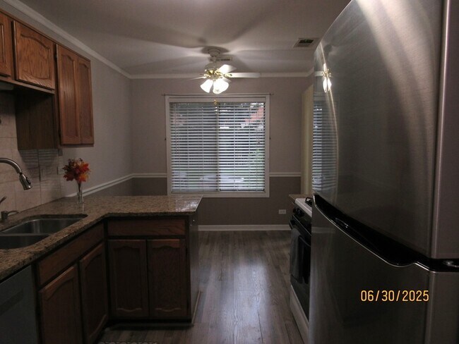 Foto del edificio - 352 Pembroke Ct