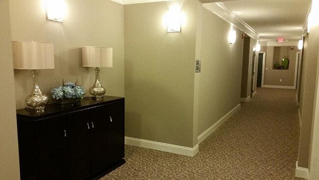 Hall ways - 24636 Woolly Mammoth Ter