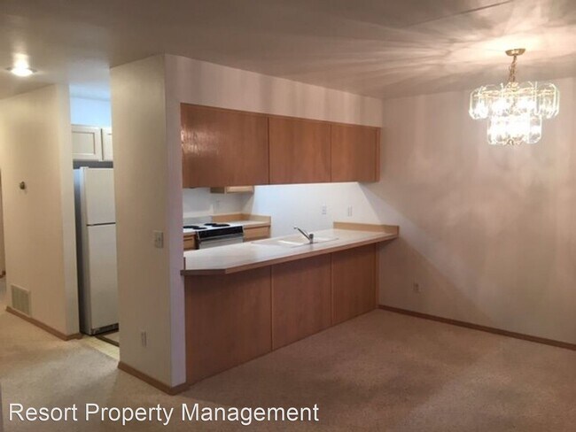 Building Photo - 2 br, 2 bath House - 8233 Ridgewood Dr #3