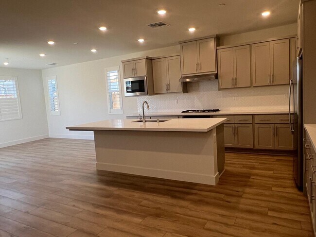Foto del edificio - 5256 Ironwood Ave