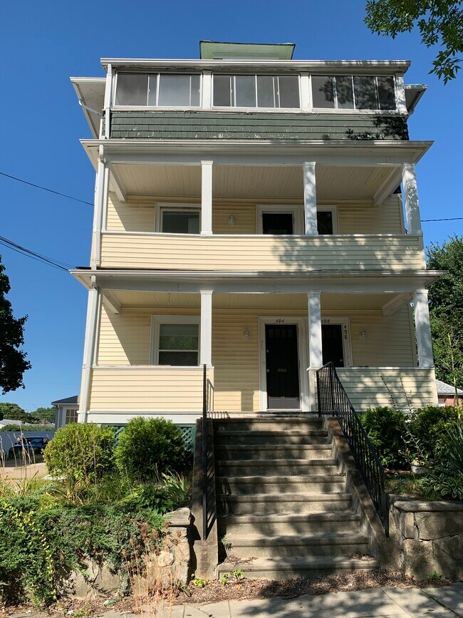 Foto del edificio - 494 Academy Ave