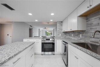 Building Photo - 2244 Winkler Ave