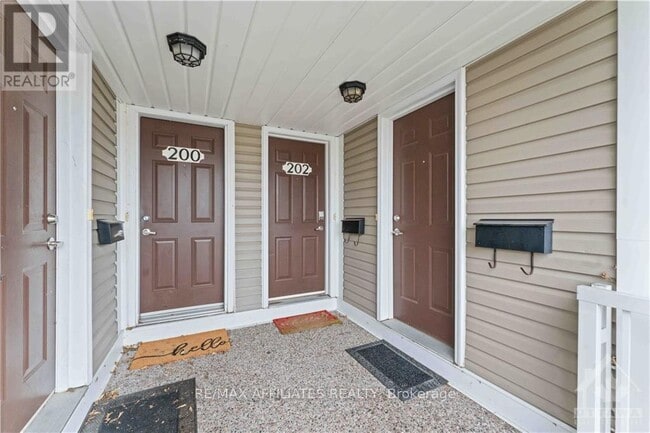 Building Photo - 204-204 Chapman Mills Dr