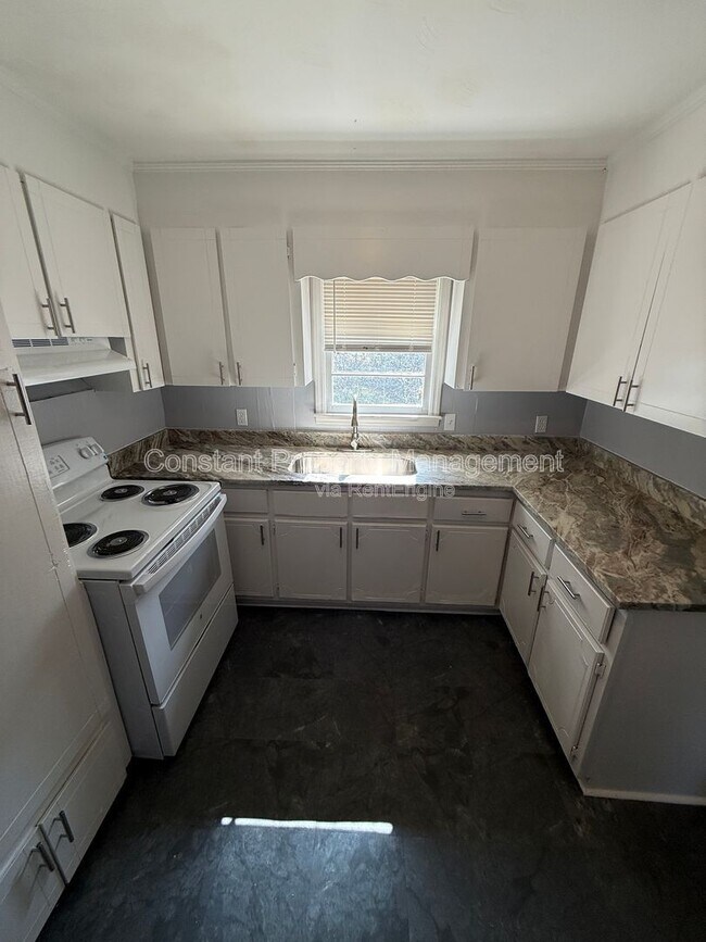 Building Photo - 141 Ruby Dr