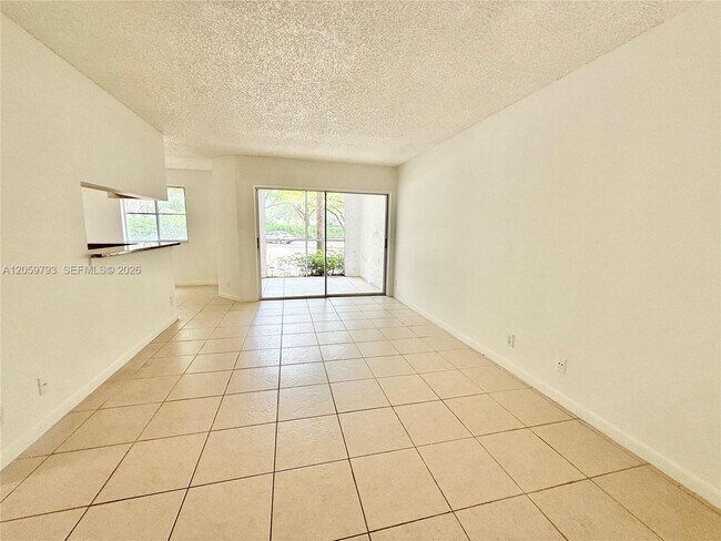 Foto del edificio - 9755 Westview Dr