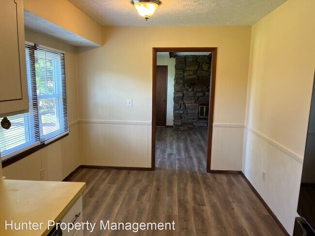 Building Photo - 3 br, 2 bath House - 2935 S. Roanoke