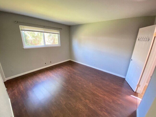 Building Photo - 4 Bed 2 Bath Single Family Home In Concord