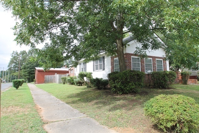 Building Photo - 556 Flint St