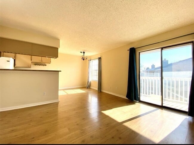 Foto del edificio - 2750 Holly Hall St