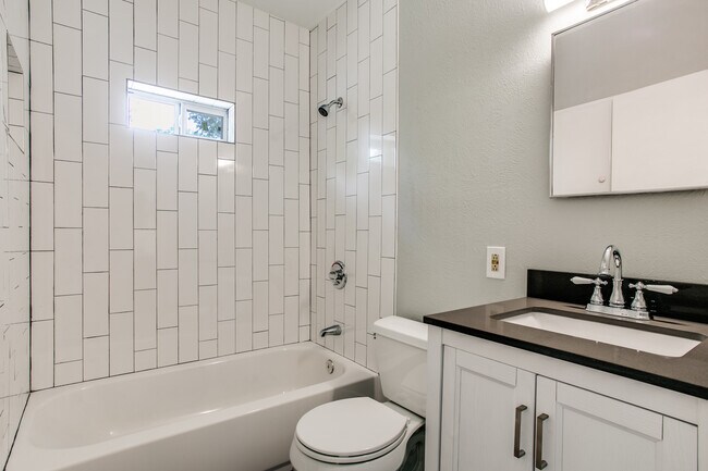 Foto del edificio - 5927 Belmont Ave