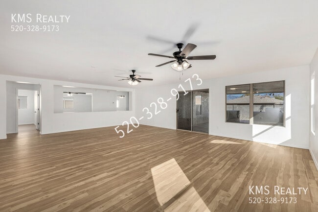 Building Photo - 9945 E Star Vista Dr