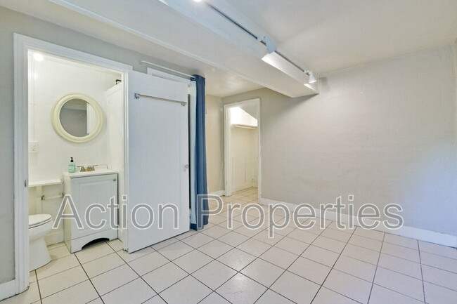 Photo - 1006 Ramona St Apartment