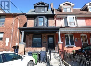 Building Photo - 859 1/2 Bathurst St