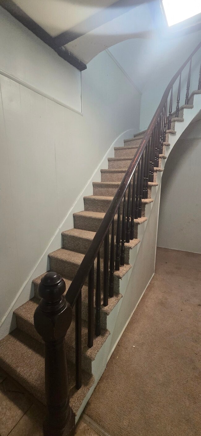 Foto del edificio - 518 N B St