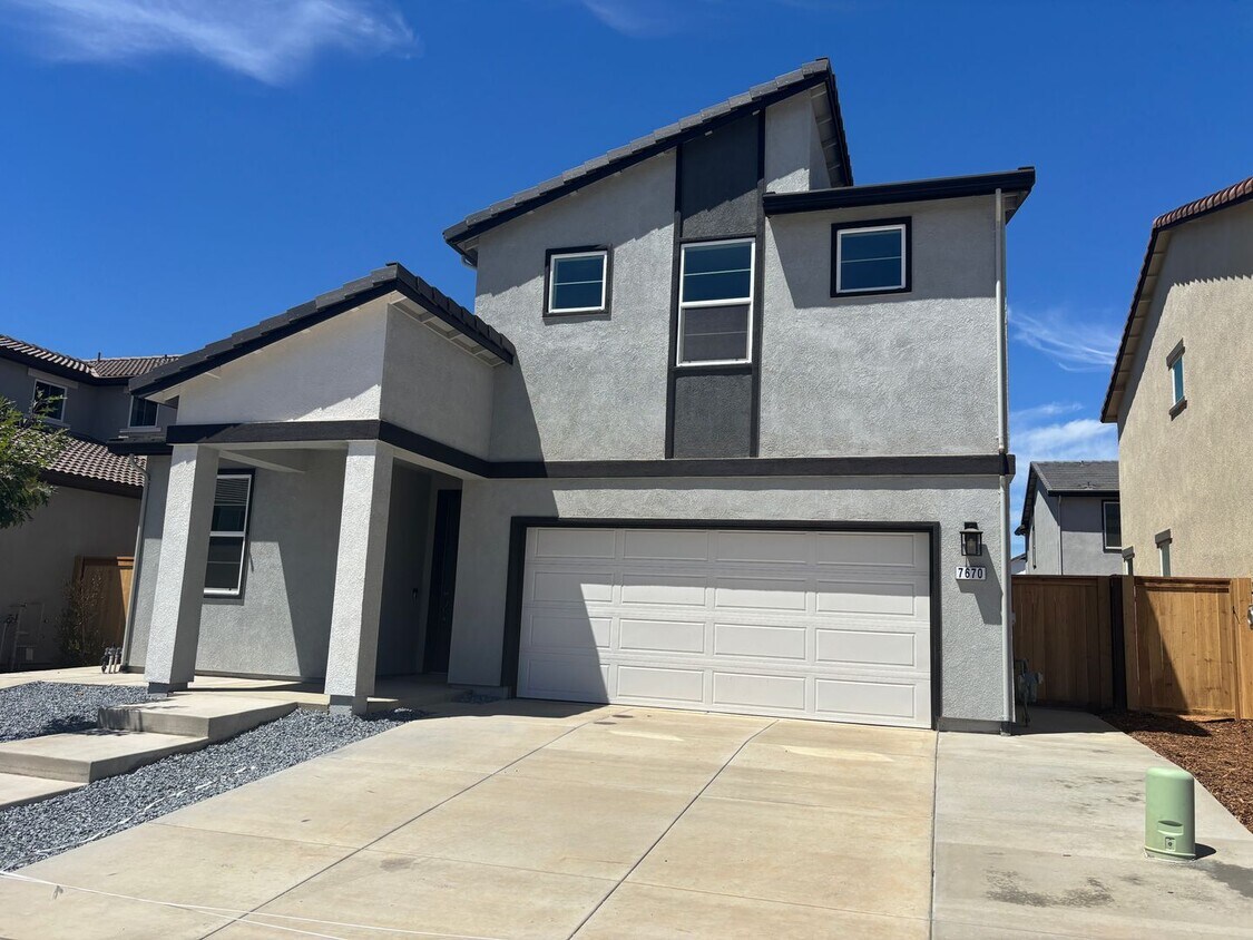 Primary Photo - Brand New Build Next to WildHawk Golf Club!