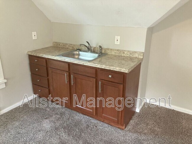 Foto del edificio - 3423 Beechwood Ave