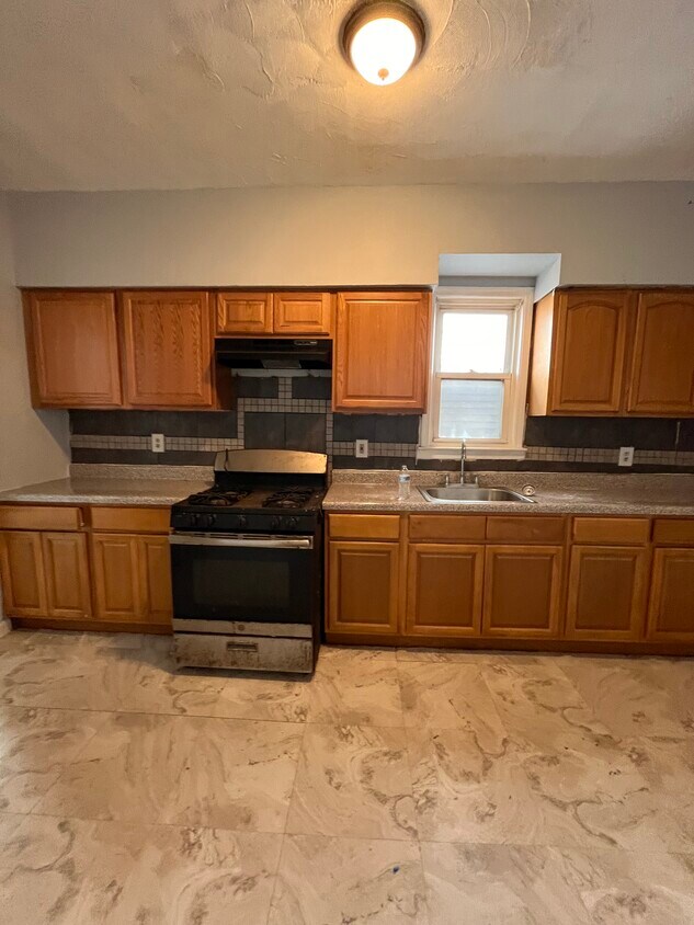 Foto principal - 97 Wilkinson Ave