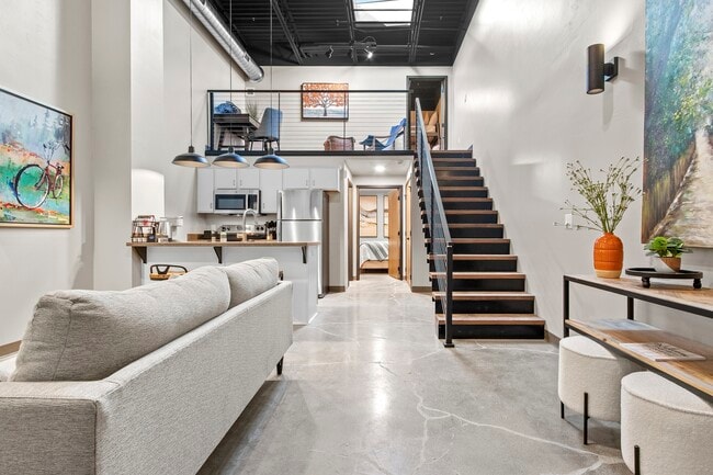 Building Photo - City Center Lofts (CCL)