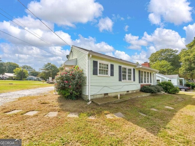 Building Photo - 652 Mozley Dr SE