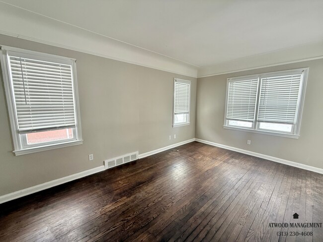 Building Photo - Fully Renovated 3-Bedroom Home – Move-In Ready for You!