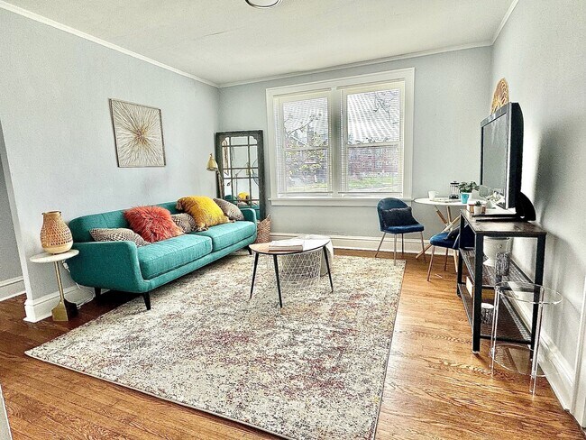 Foto del edificio - 4932 Lindenwood Ave