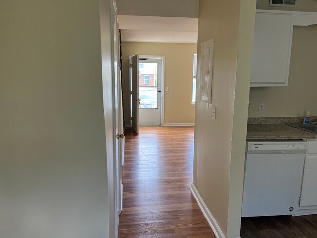 Foto del edificio - 3617 Willow Creek Ct