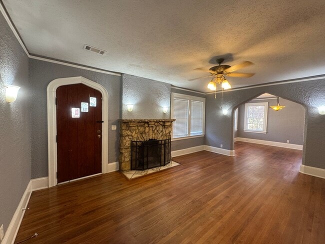 Foto del edificio - Lovely Cloverdale Idlewild Home