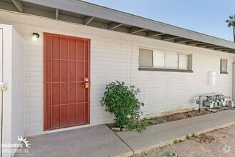 Building Photo - 1919 W Berridge Ln