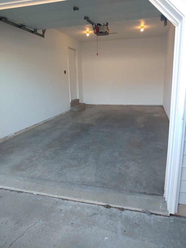 1 car attached garage - 300 Clear Fork Dr