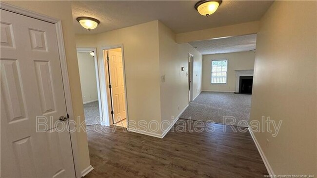 Building Photo - 348 Somerset Dr