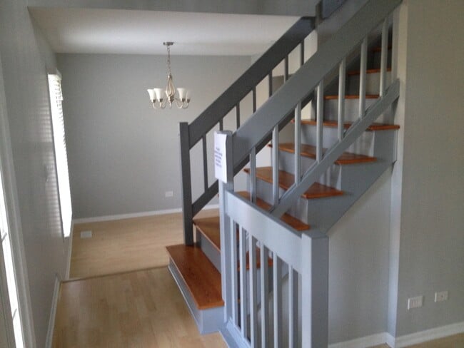 Building Photo - 1300 Queensgreen Cir