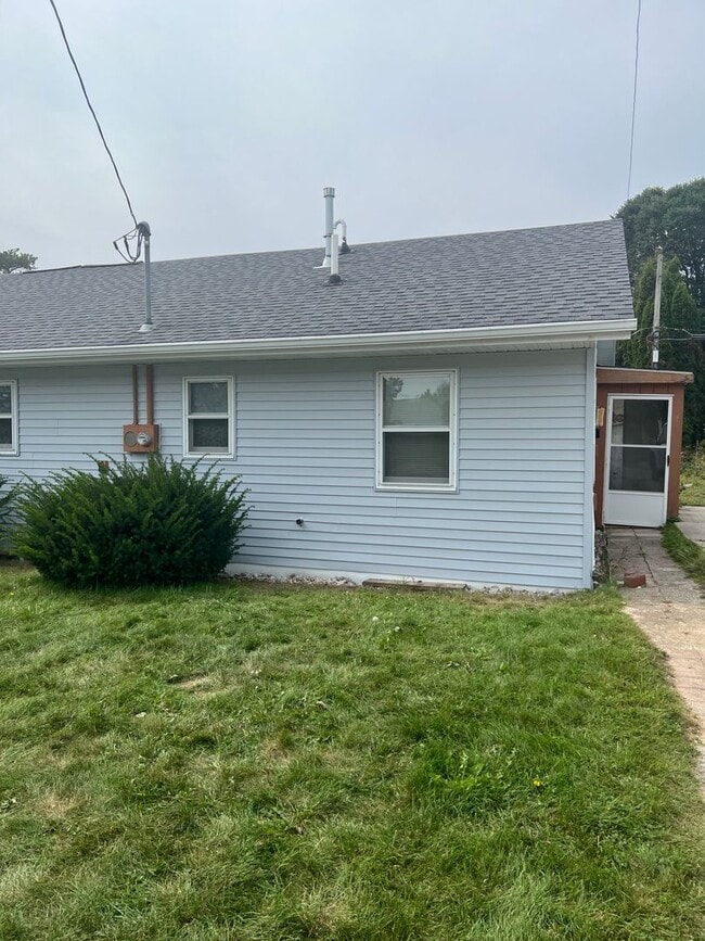Building Photo - Robalo Ct. Duplex
