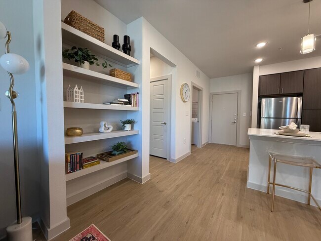 Foto del edificio - 1102 Treeta Trl