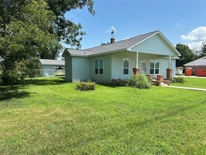 Building Photo - 3502 1st St