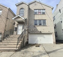 Building Photo - 111-113 Leslie Street