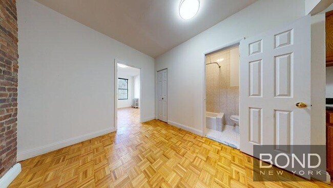 Foto del edificio - 405 W 50th St