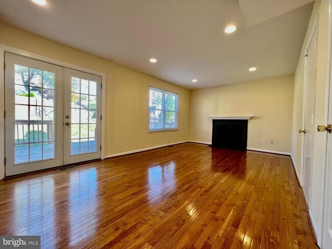 Building Photo - 402 Chalmers Ave