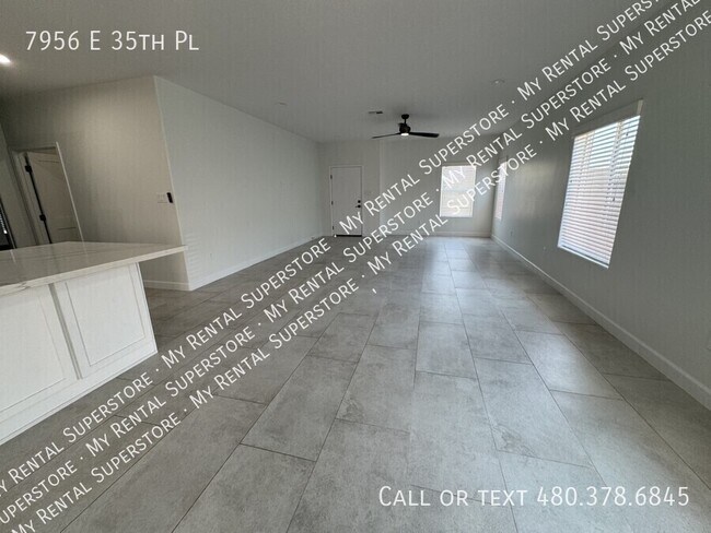Foto del edificio - 7956 E 35th Pl