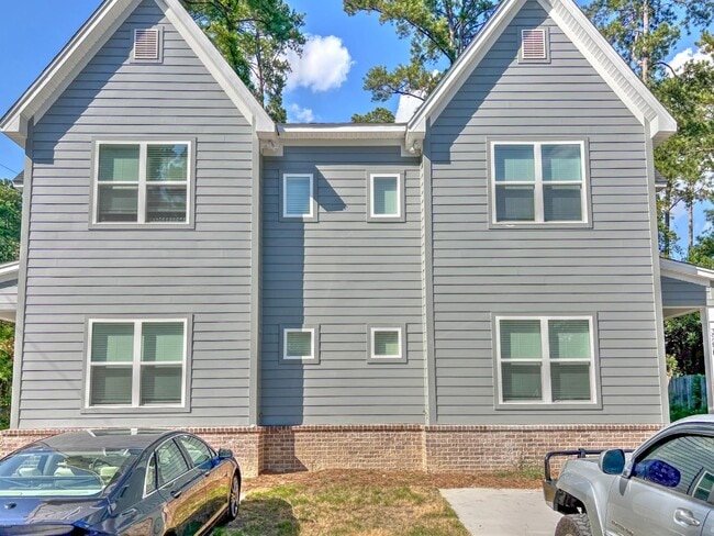 Building Photo - 3925 Overbrook Dr