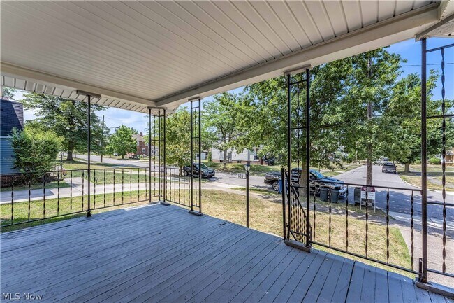 Building Photo - 1071 Selwyn Rd