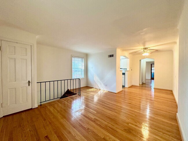 Foto del edificio - 6371-6371 Sutherland Ave