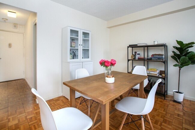 Foto del edificio - 33 Pond Ave