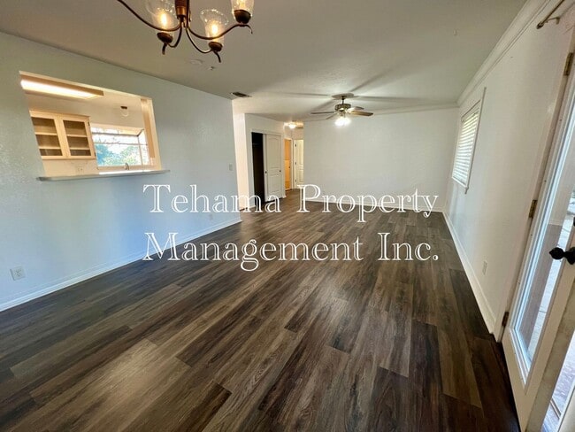 Foto del edificio - Beautiful 3 bedroom 2 bath home in Red Bluff